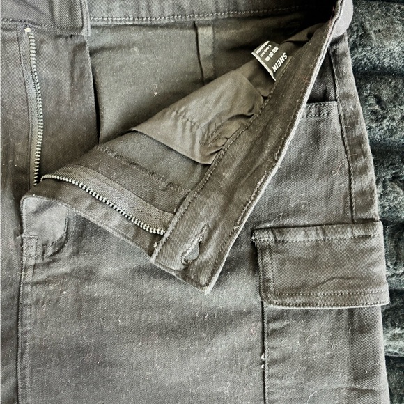 Black Mini Skirt with Pockets - Picture 2 of 3